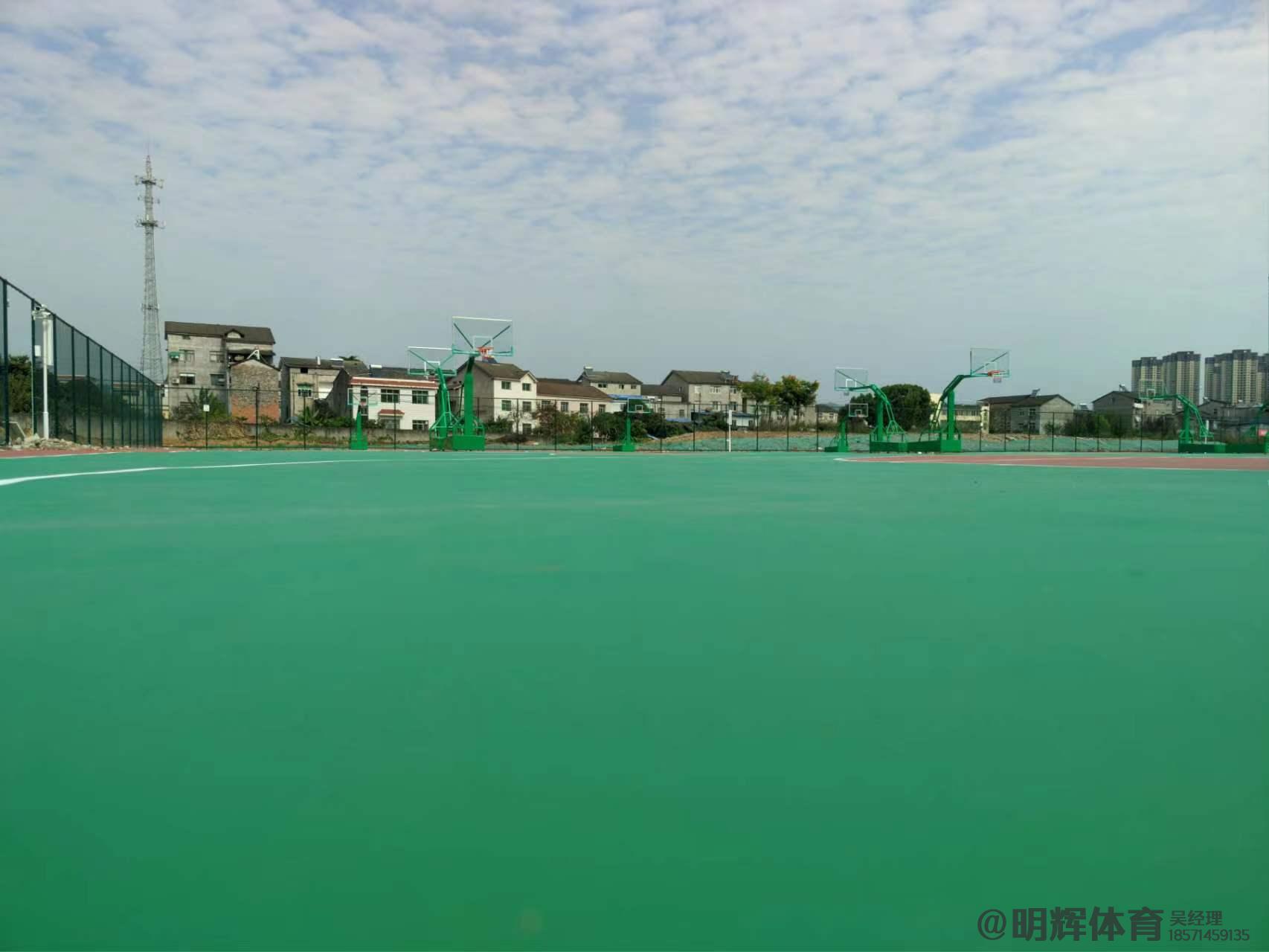 案例硬地丙烯酸球场的优缺点