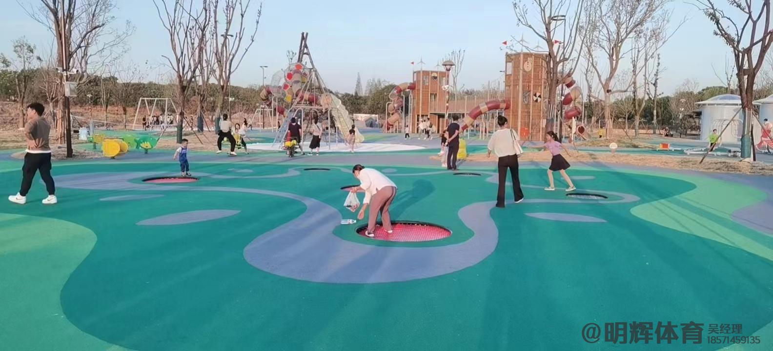 案例公园跑道是用什么材料做成的